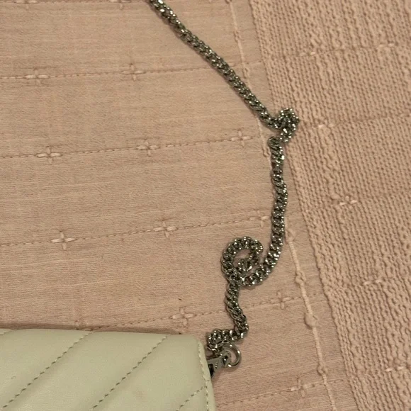 Authentic NWOT, Sina Wok Mix Quilt Crossbody/Silver Chain - Picture 3 of 11